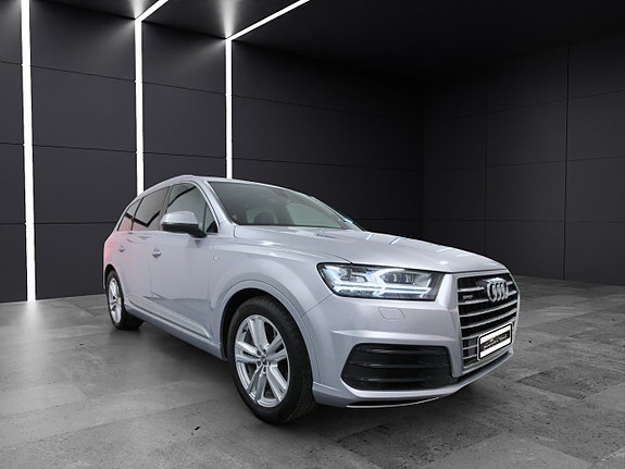 Audi Q7 3 of 5