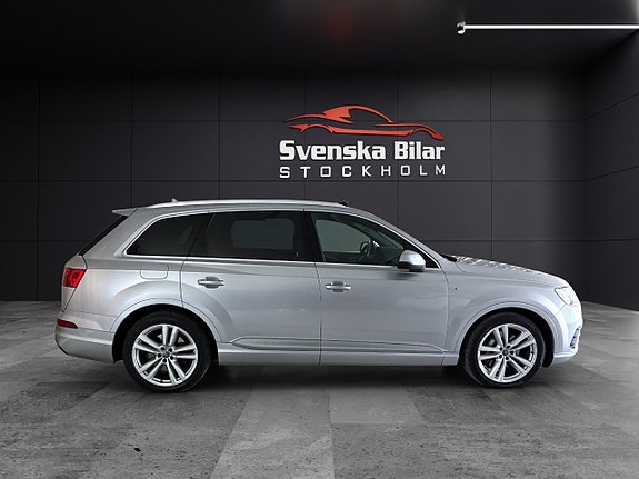 Audi Q7 4 of 5