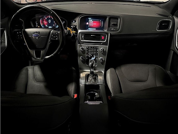 Volvo V60 5 of 5