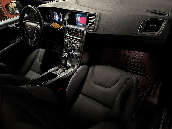 Volvo V60 6 of 21