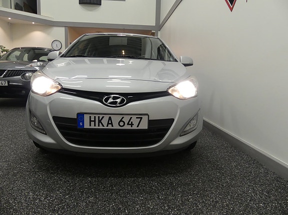 Hyundai i20 2 of 5
