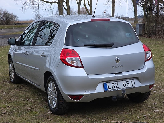 Renault Clio 15 of 24
