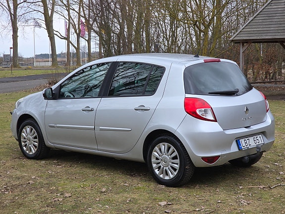 Renault Clio 16 of 24