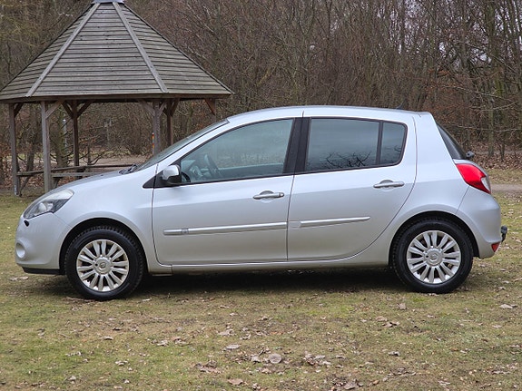Renault Clio 2 of 24