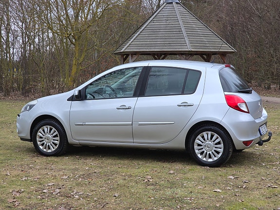Renault Clio 17 of 24