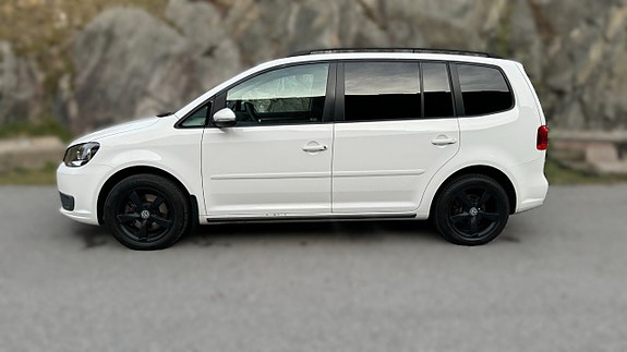 Volkswagen Touran 3 of 5