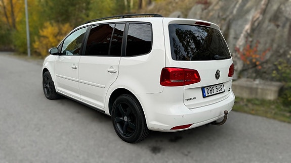Volkswagen Touran 4 of 5