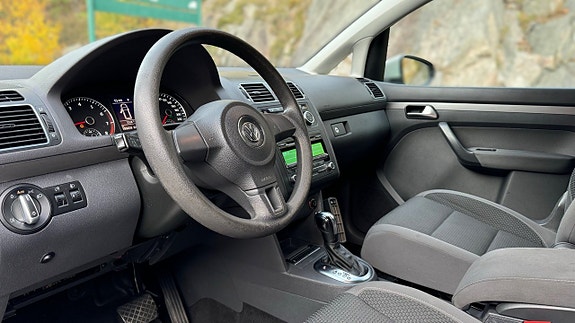 Volkswagen Touran 7 of 17