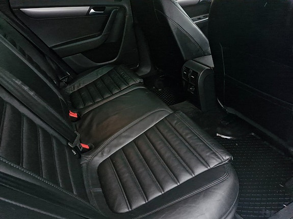 Volkswagen Passat 6 of 16