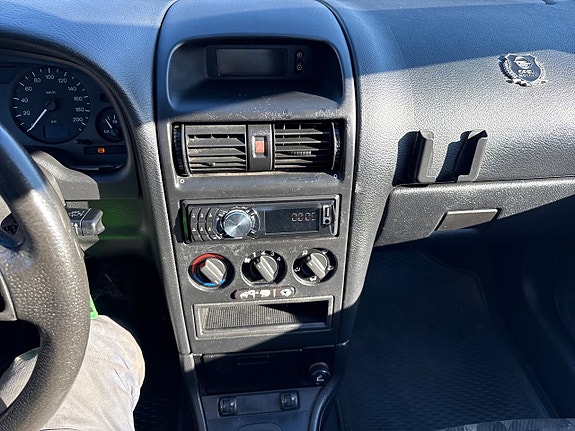 Opel Astra 12 of 21