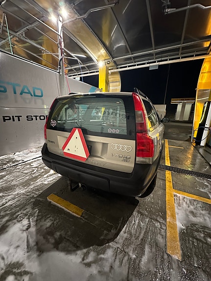 Volvo XC70 3 of 5