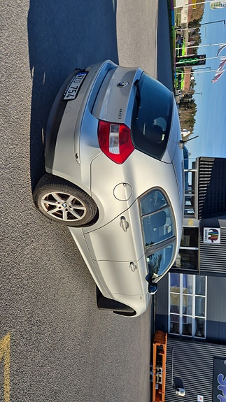 BMW 118i 2 of 5