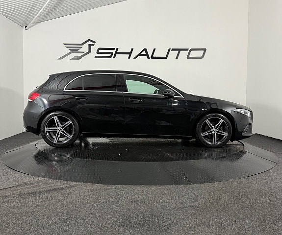 Mercedes-Benz A180 4 of 5