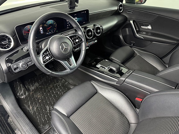 Mercedes-Benz A180 10 of 22