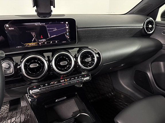 Mercedes-Benz A180 13 of 22