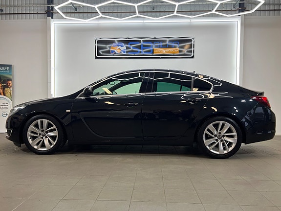 Opel Insignia 2 of 5