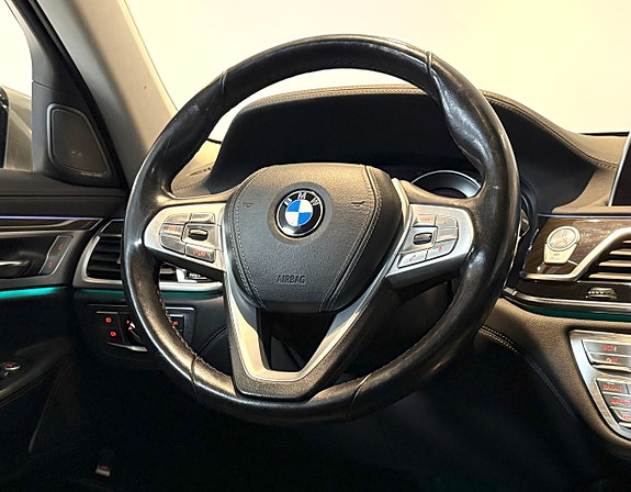 BMW 730 18 of 26