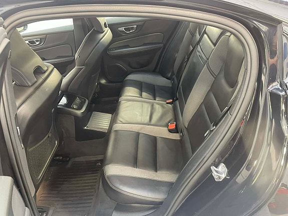 Volvo S60 9 of 13