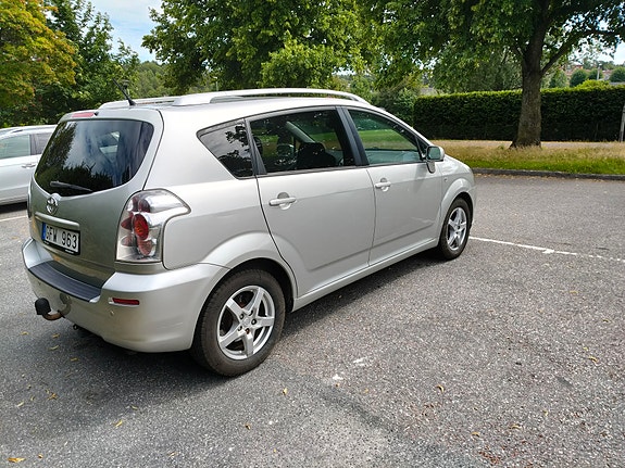 Toyota Corolla Verso 3 of 13
