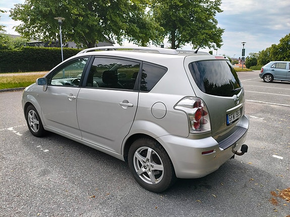 Toyota Corolla Verso 4 of 13