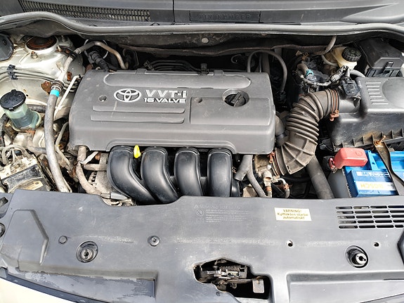 Toyota Corolla Verso 11 of 13