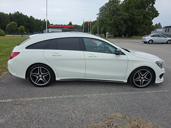 Mercedes-Benz CLA200 28 of 30