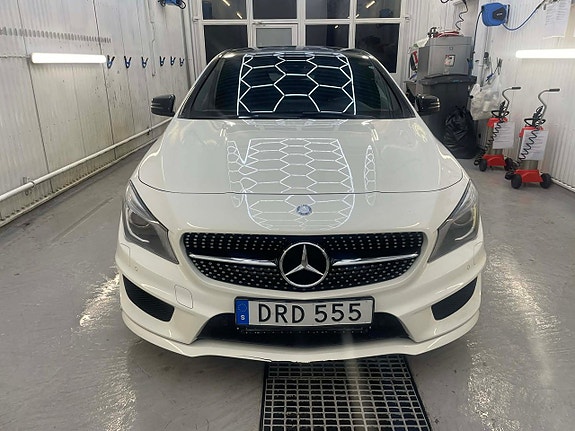 Mercedes-Benz CLA200 2 of 5