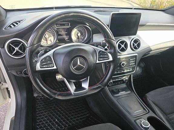 Mercedes-Benz CLA200 24 of 30