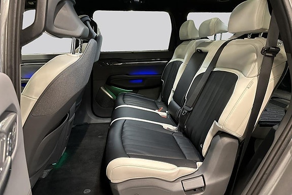 Kia EV9 14 of 23