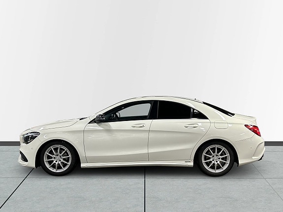 Mercedes-Benz CLA200 4 of 5
