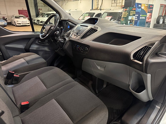 Ford Transit Custom 13 of 20