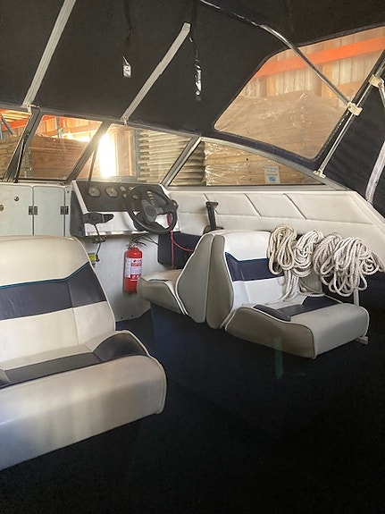 Bayliner 1952 2 of 4