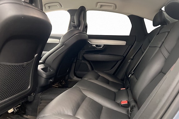 Volvo S90 28 of 30