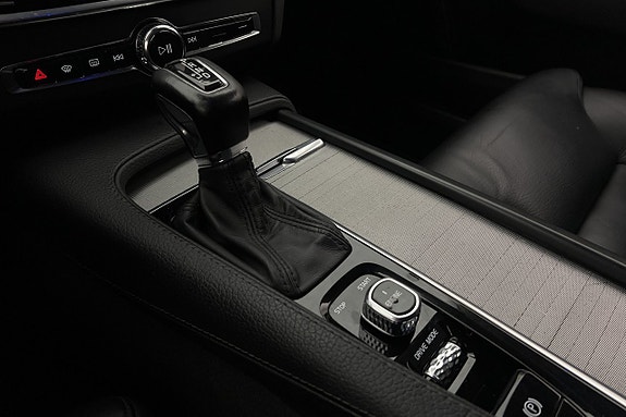 Volvo S90 25 of 30