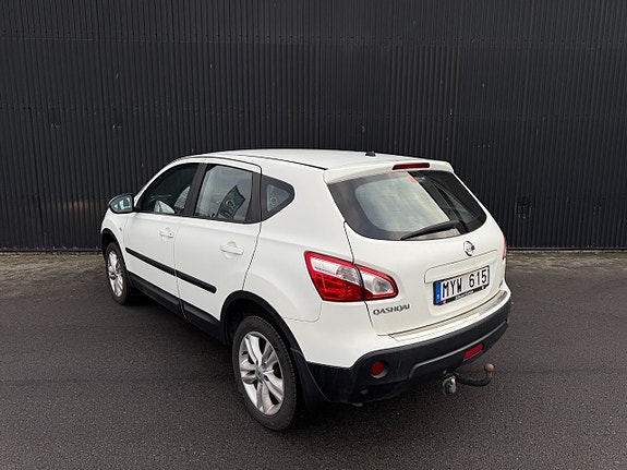 Nissan Qashqai 2 of 5