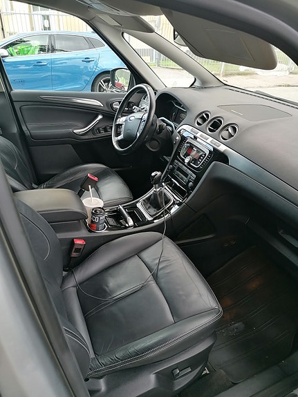 Ford S-MAX 3 of 6