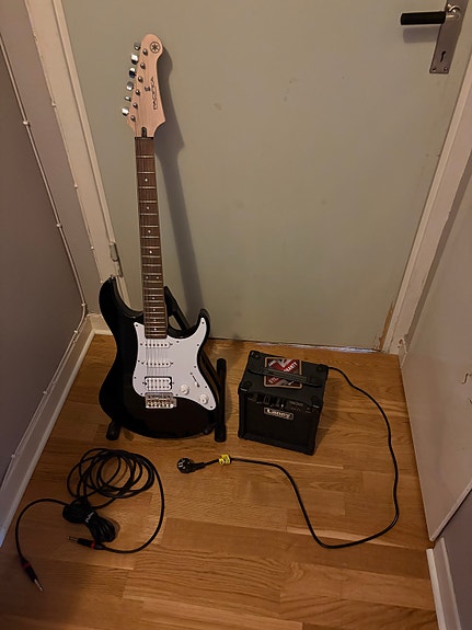 Elgitarr Yamaha Pacifica 012