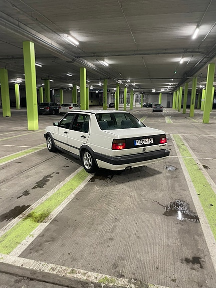Volkswagen Jetta 3 of 10