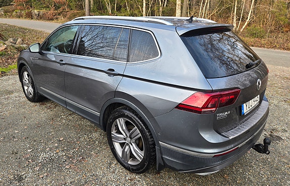 Volkswagen Tiguan Allspace 3 of 5