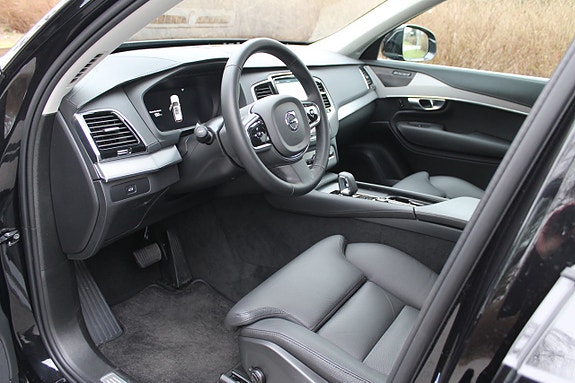 Volvo XC90 6 of 22