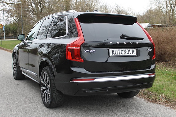 Volvo XC90 3 of 22