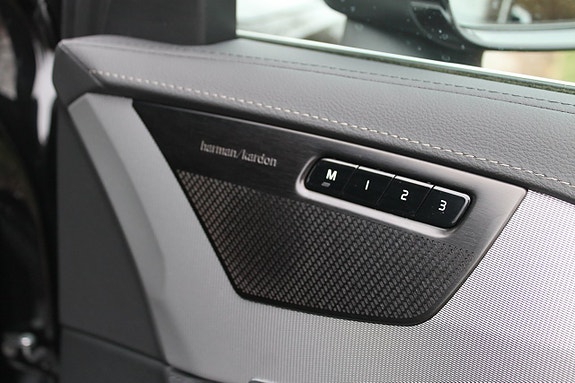Volvo XC90 15 of 22