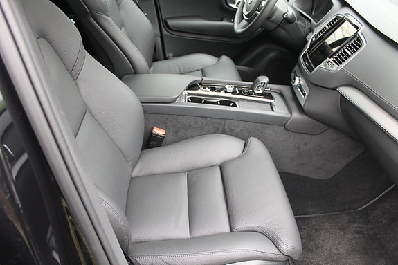 Volvo XC90 13 of 22