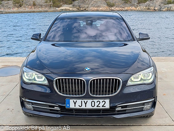 BMW 730 3 of 5