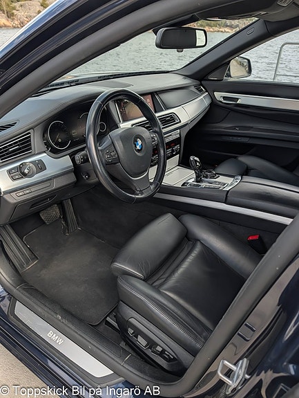 BMW 730 7 of 25