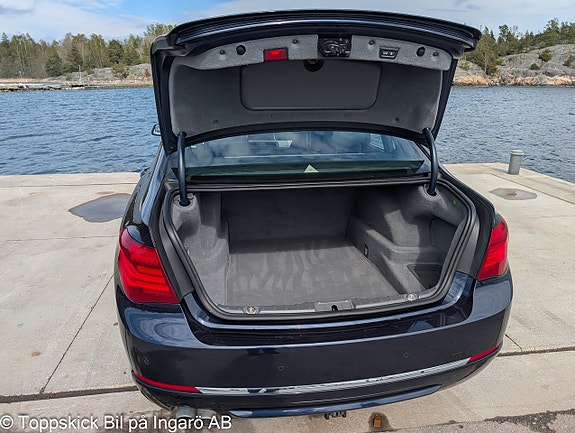 BMW 730 15 of 25