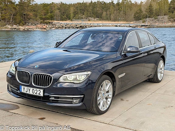 BMW 730 2 of 5