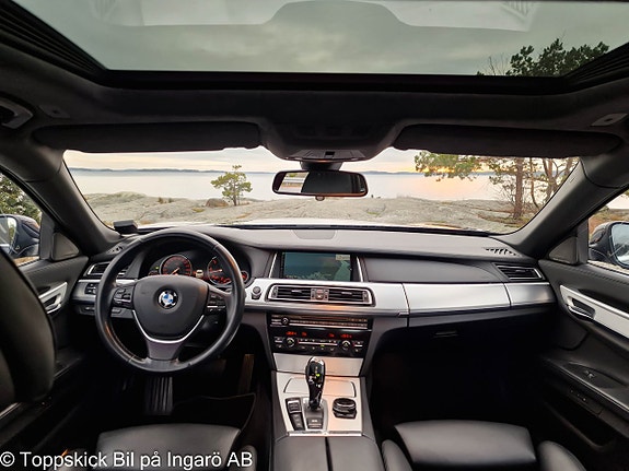 BMW 730 22 of 25
