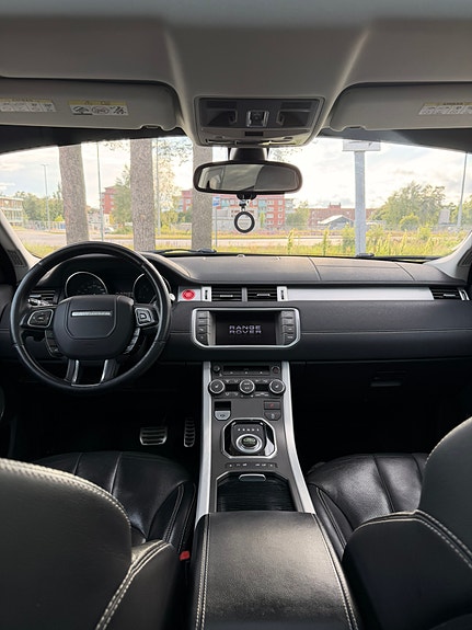 Land Rover Range Rover Evoque 4 of 4