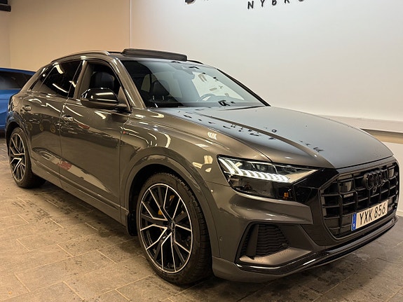 Audi Q8 2 of 5